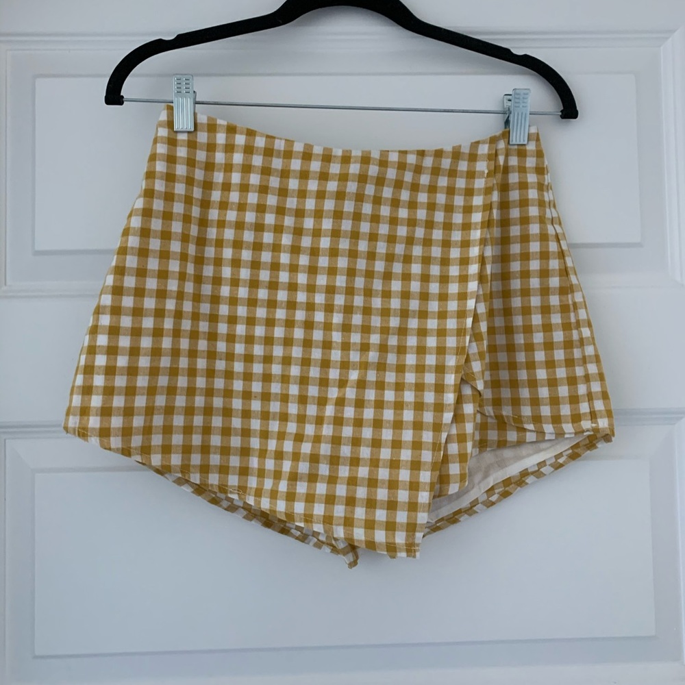 Skort.